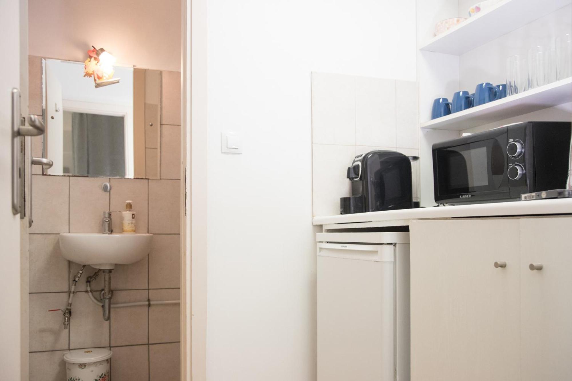 אתונה Comfort 2 Minutes From The Metro מראה חיצוני תמונה